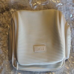 DEZI Cream Ribbed Cosmetic Case with Dual Zippers